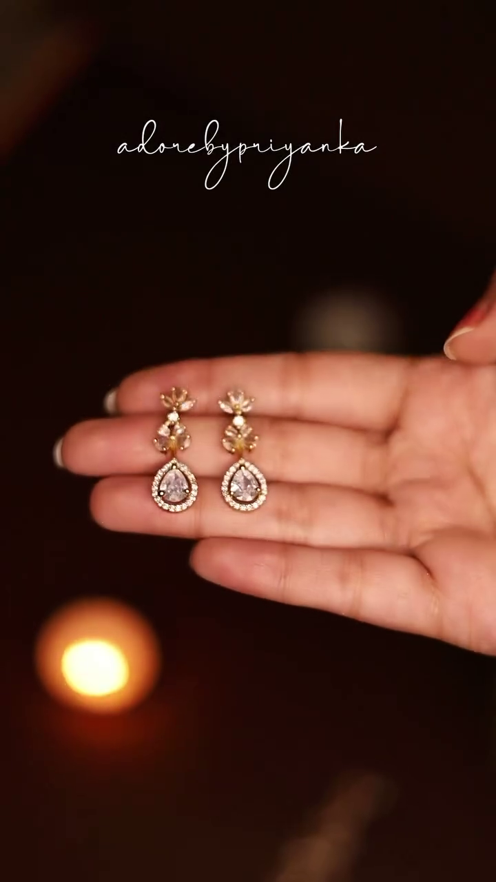 Dazzling Two-Layer Diamond Lookalike Necklace Set with Pear and Round Cubic Zirconia