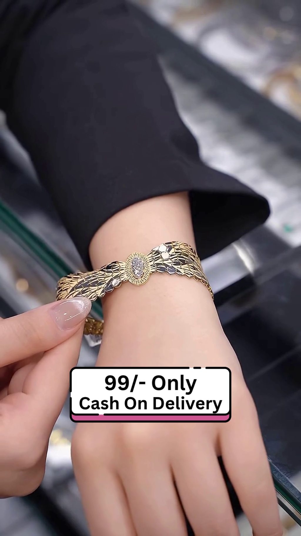 Elegant Gold-Toned Leaf Motif Bracelet with Sparkling Accents