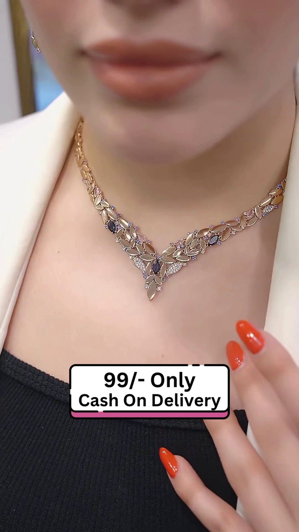 Elegant Gold-Toned Statement Necklace with Intricate Leaf-Inspired Design and Sparkling Accents