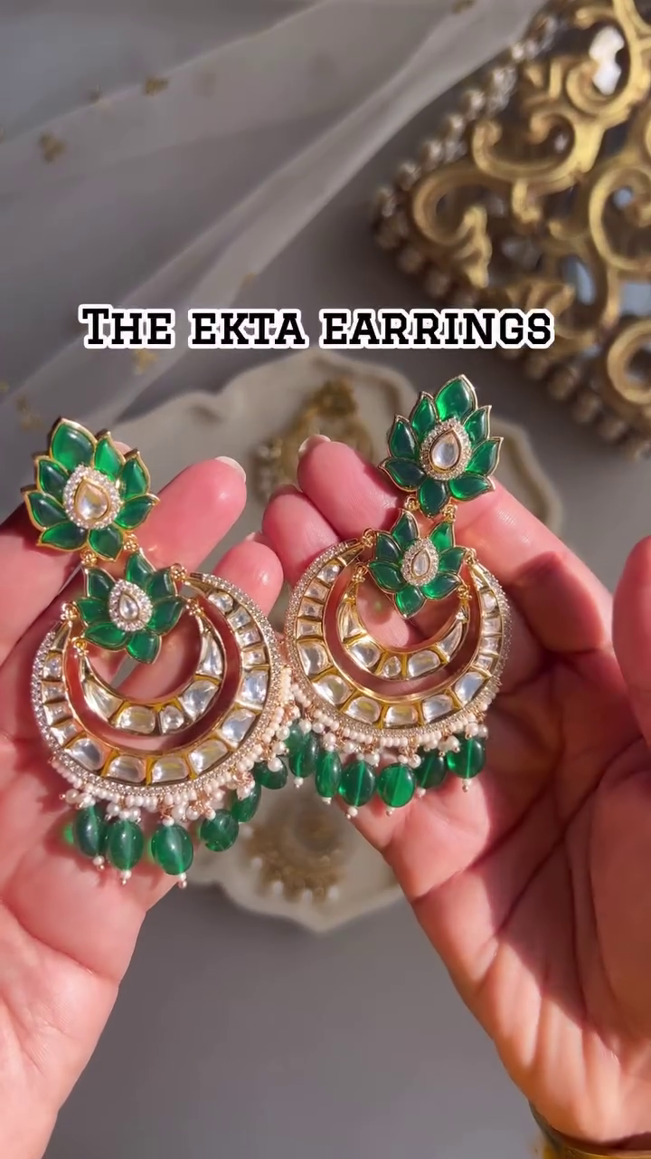 Exquisite Kundan Earrings and Tikka Set