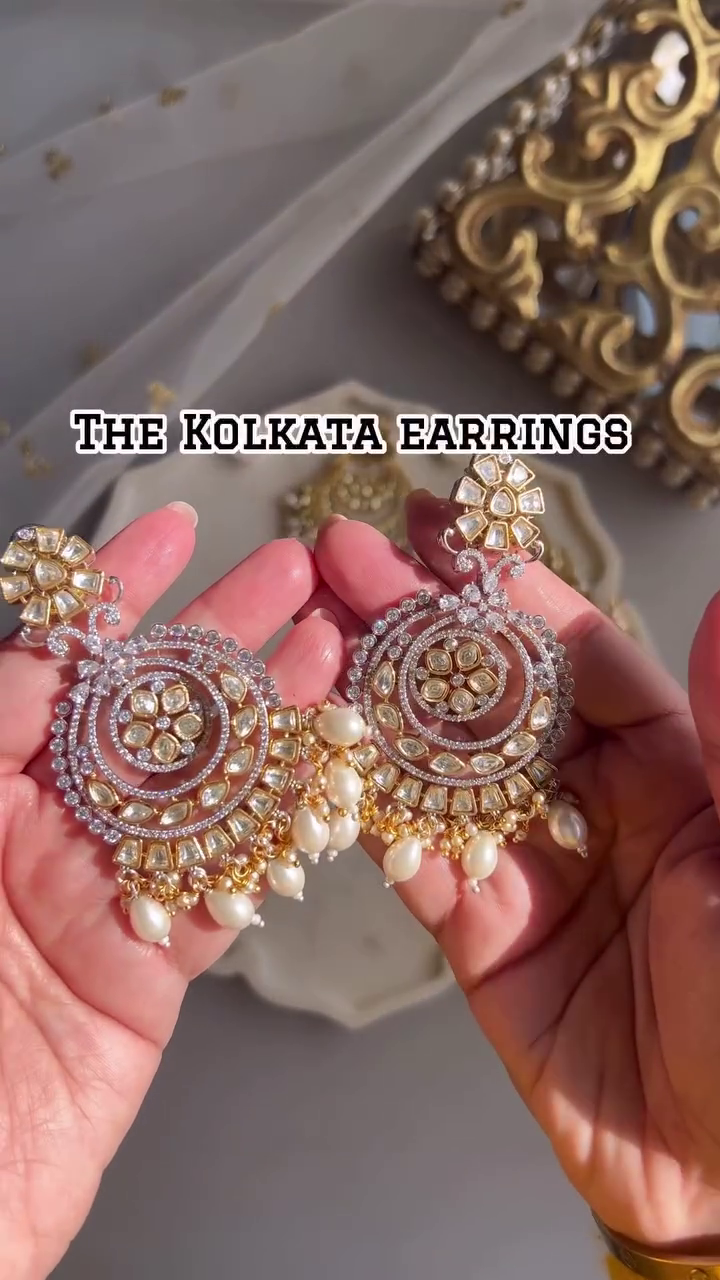 Exquisite Kundan Earrings and Tikka Set