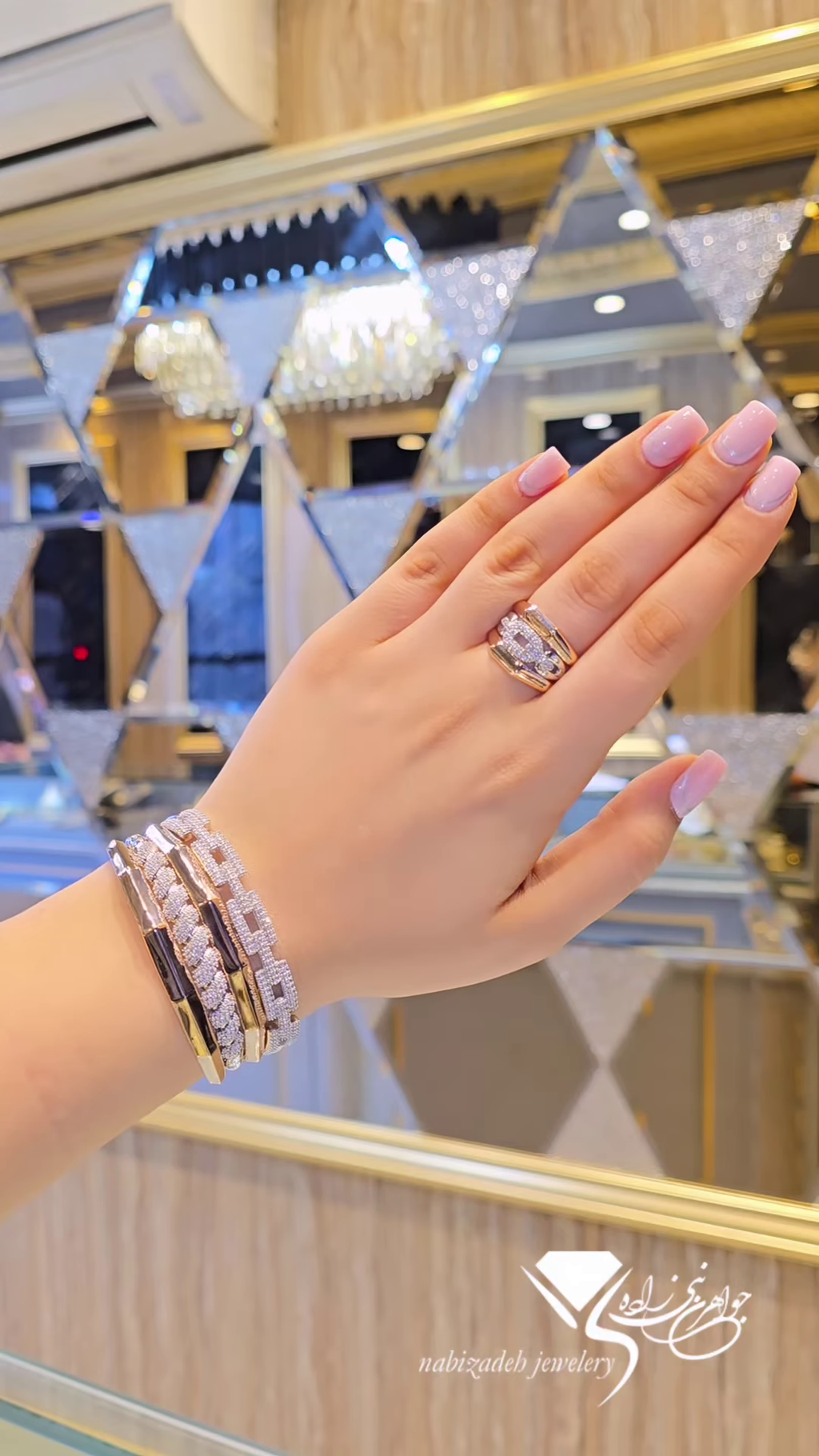 Exquisite Two-Tone Pavé Diamond Bangle and Ring Set with Sculptural Design