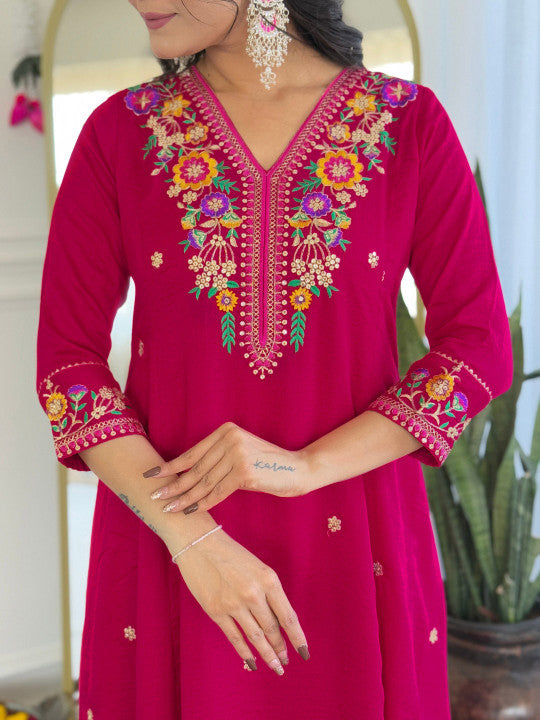 Women Floral Embroidered Regular Thread Work Kurta with Trousers & With Dupatta